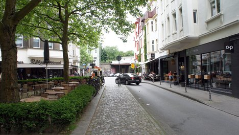 Emil-Gross-Platz-b.JPG